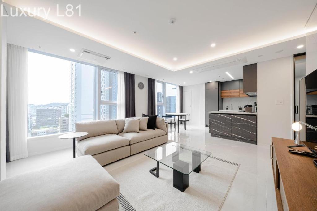 Angia Luxury Apartment Inside Landmark 81 Tower Ho Chi Minh City Exterior photo
