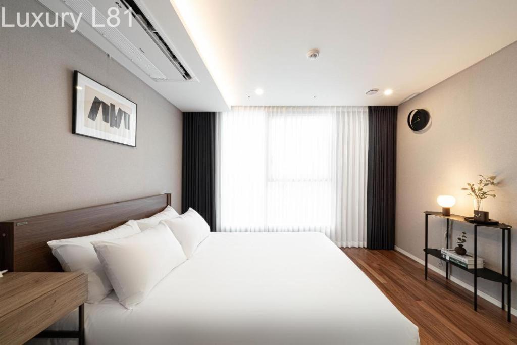 Angia Luxury Apartment Inside Landmark 81 Tower Ho Chi Minh City Exterior photo